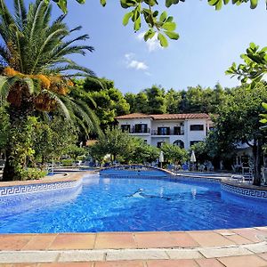 Delphi Hotel
